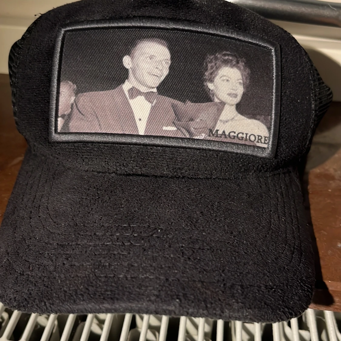 Svart Maggiore keps med mesh och tryck - 3