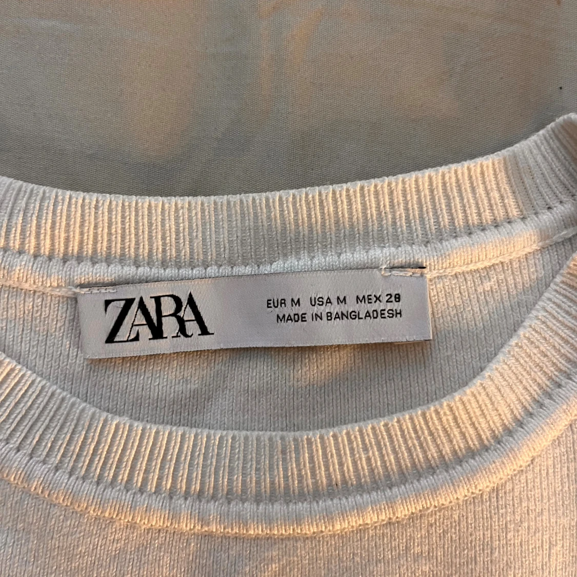 Vit croppad topp från Zara - 3