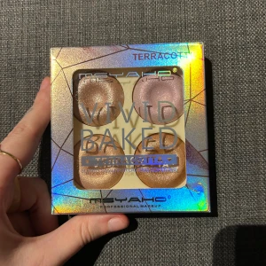 Highlighter/Eyeshadow - helt ny & oanvänd.