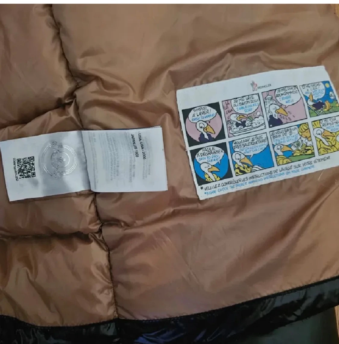 Svart Moncler dunjacka med huva - 2