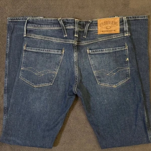 Replay Anbass herrjeans slim fit marinblå navy W29 L32 - Replay Anbass  | W29 L32 | slim fit | skick 9/10, inga defekter | nypris 1900kr | tveka inte på att höra av dig vid frågor🙌