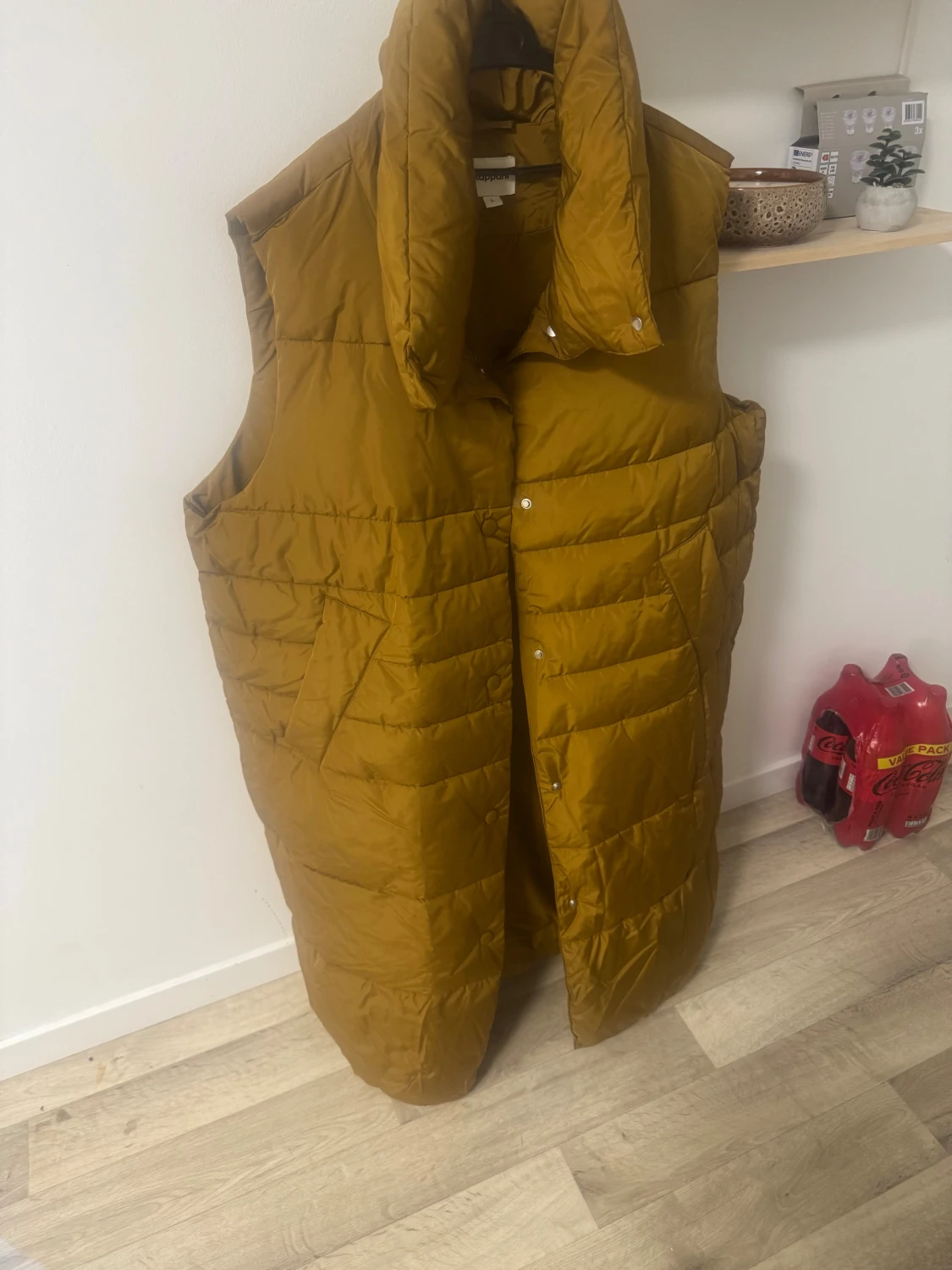 Senapsgul lång dunväst med krage - 1