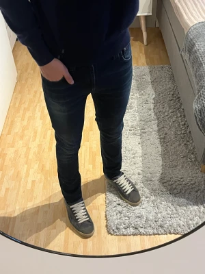 Nudie Lean Dean Slim Fit Jeans - Nudie Lean Dean Slim Fit Jeans | Storlek: 29/32, passar dig mellan 180-190 cm | Skick: 9/10, använda fåtal gånger | Bara att skriva vid funderingar✍️
