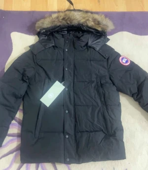 Jacka  - Helt ny. Inte använd 