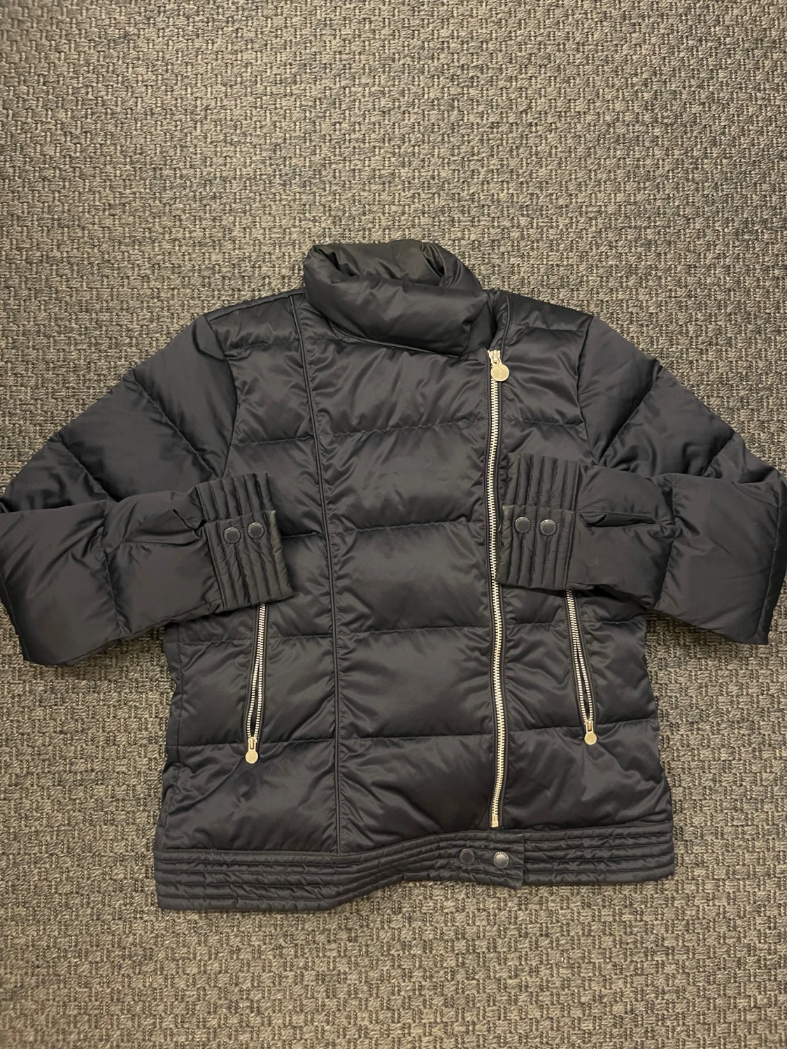 Svart pufferjacka från Boomerang