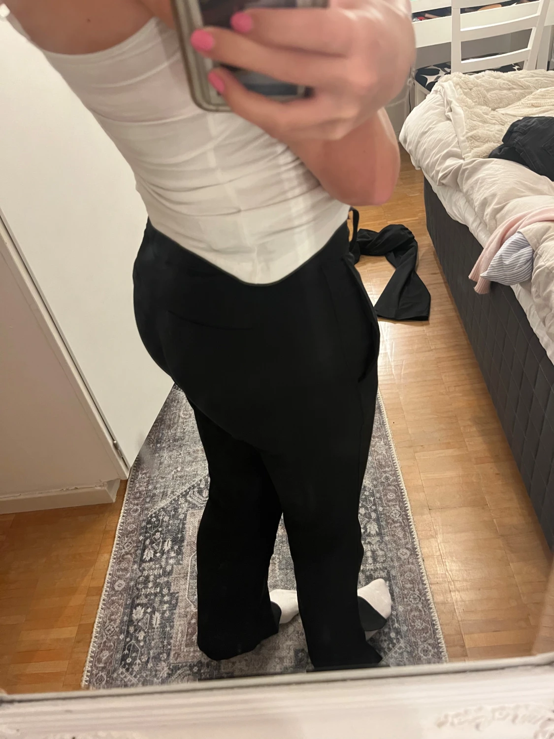 Svarta kostymbyxor från BikBok - 1