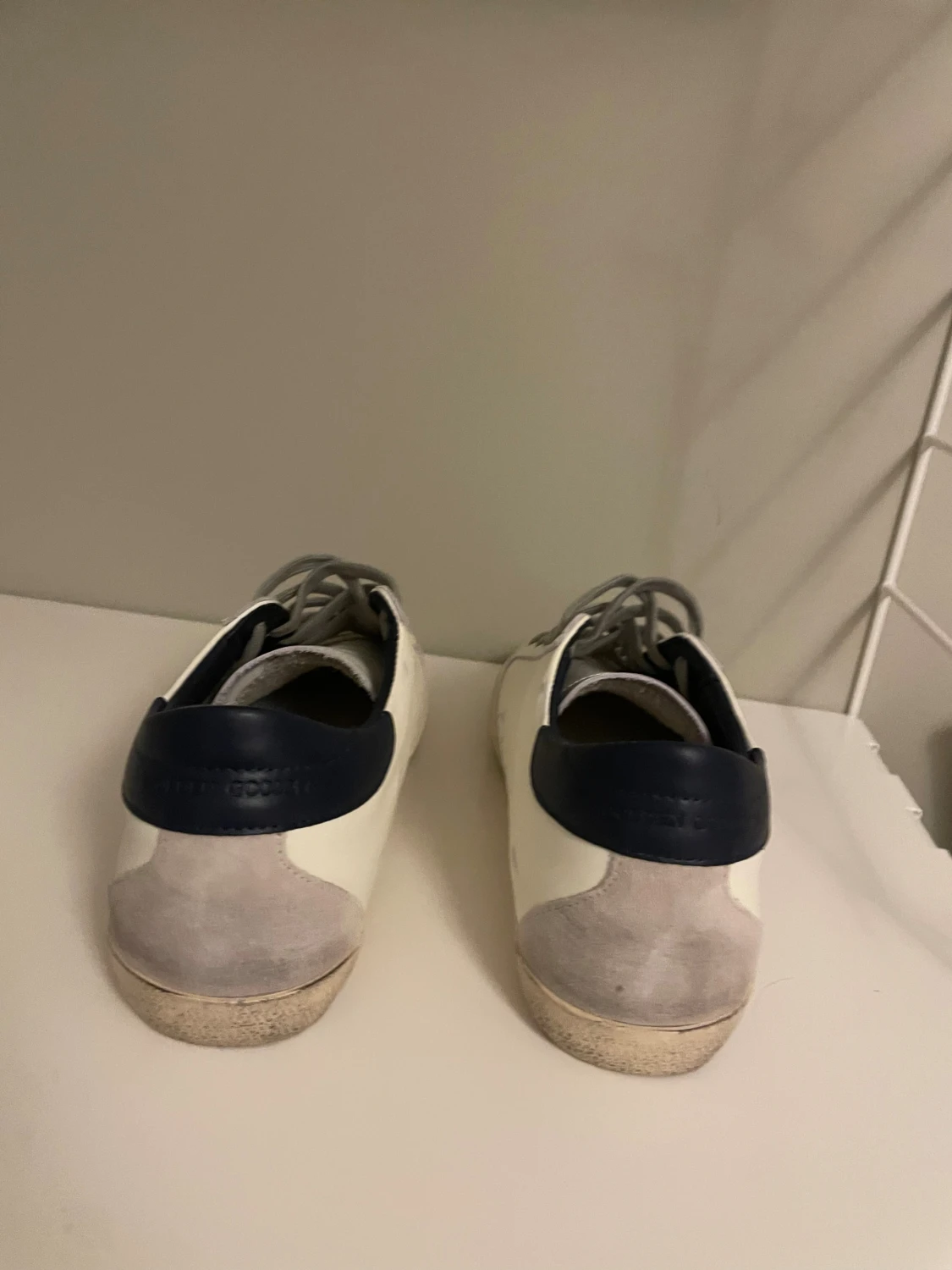 Golden Goose vita sneakers med stjärna - 1