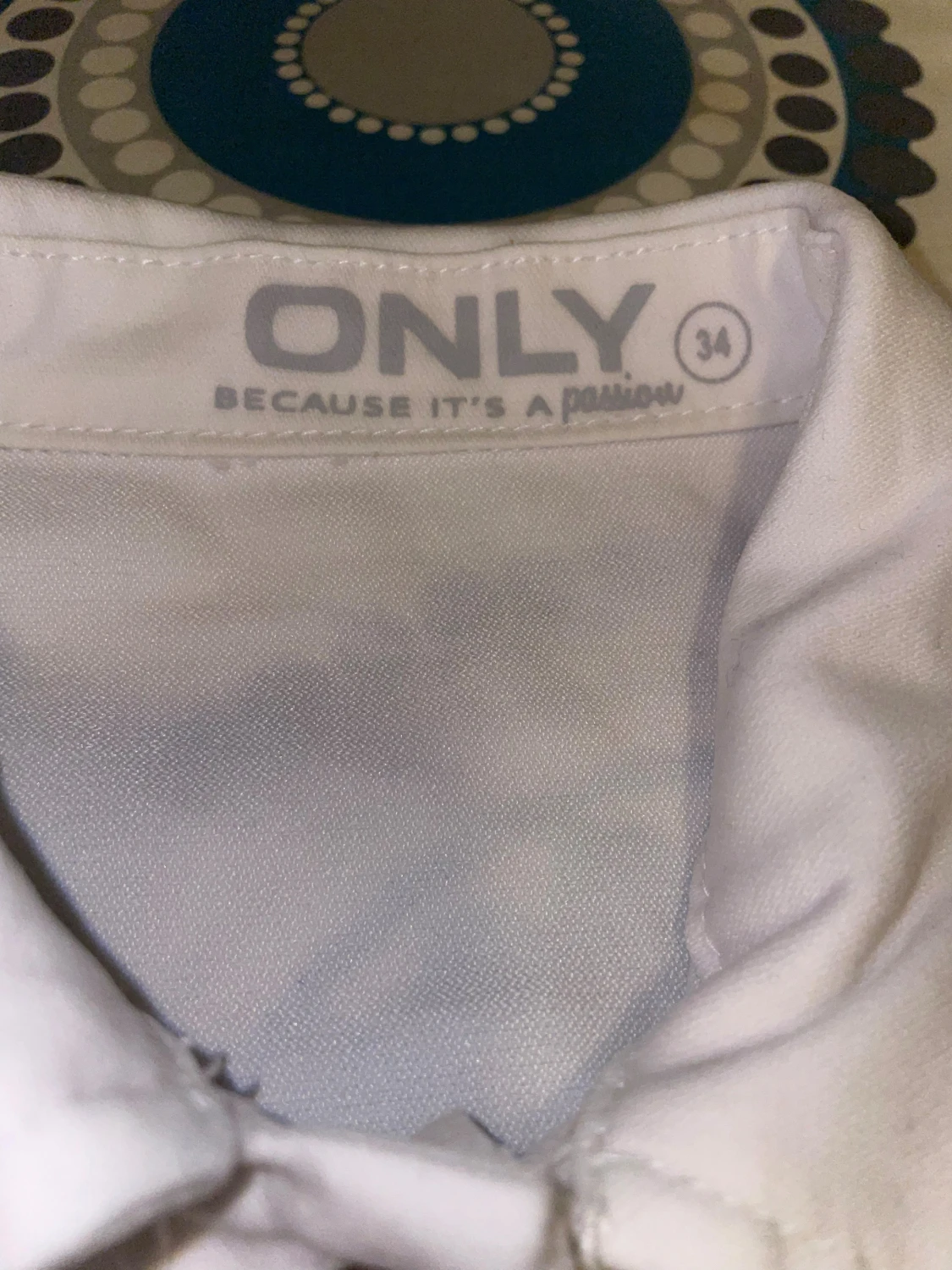 Vit jeansjacka från ONLY, storlek 34 - 1