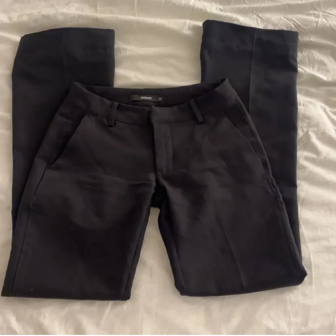 Lågmidjade kostymbyxor