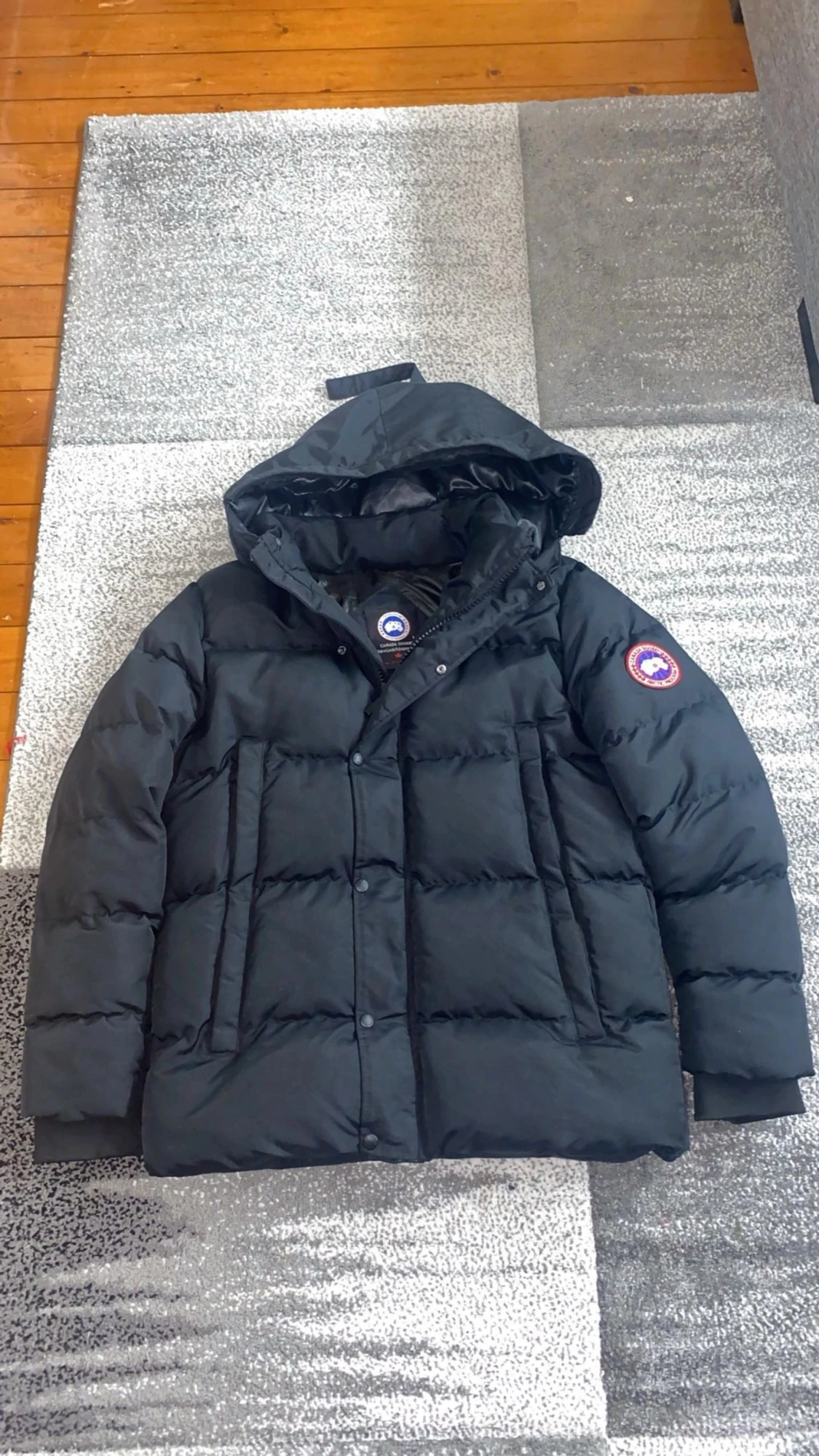Svart dunjacka från Canada Goose 