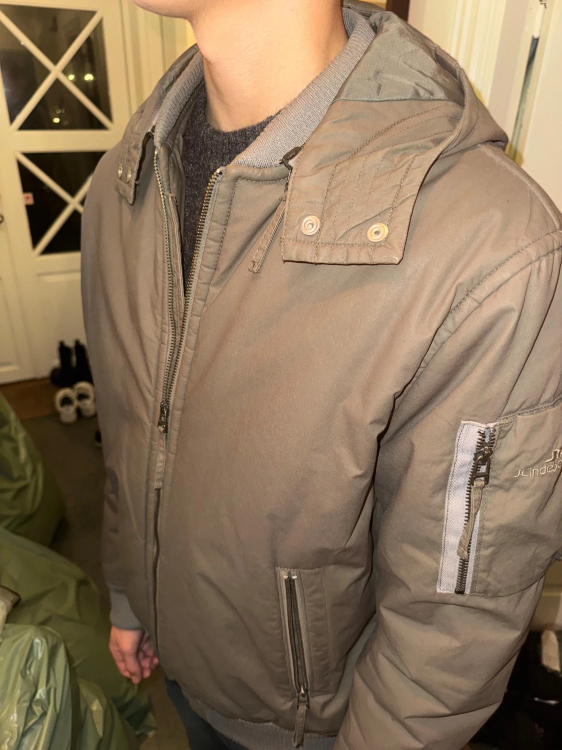 Olivgrön jacka från J.Lindeberg - 3