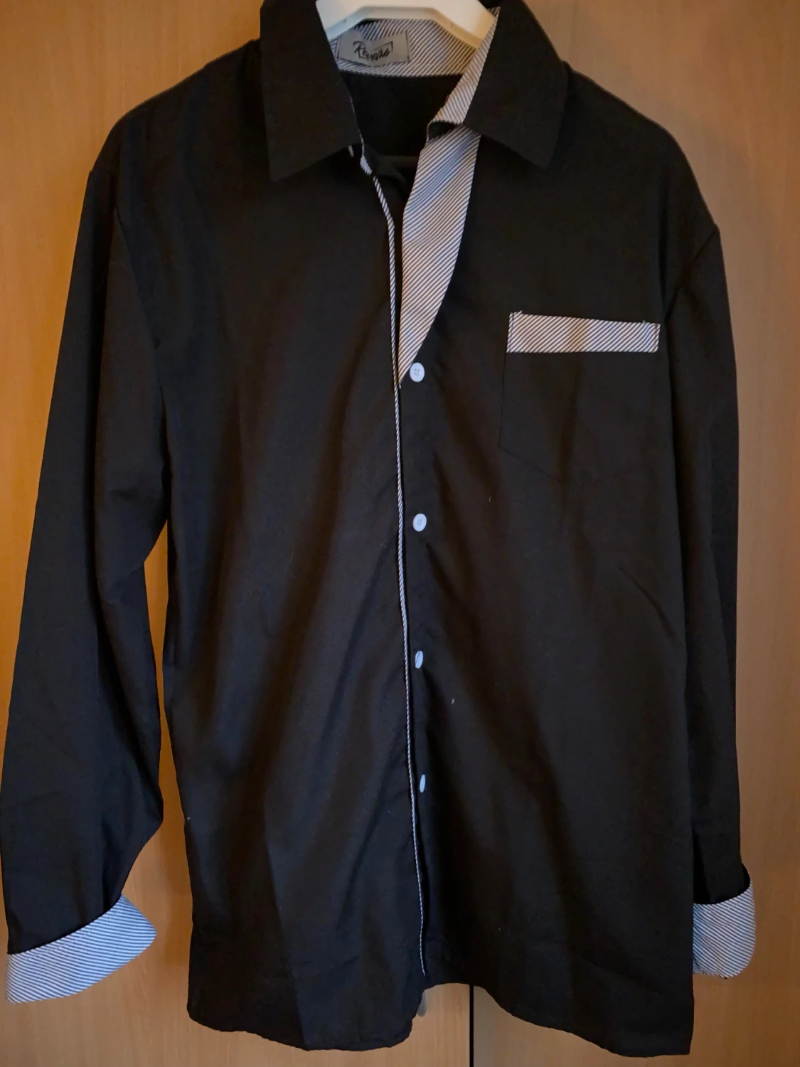 Svart skjorta från Royal med ränder