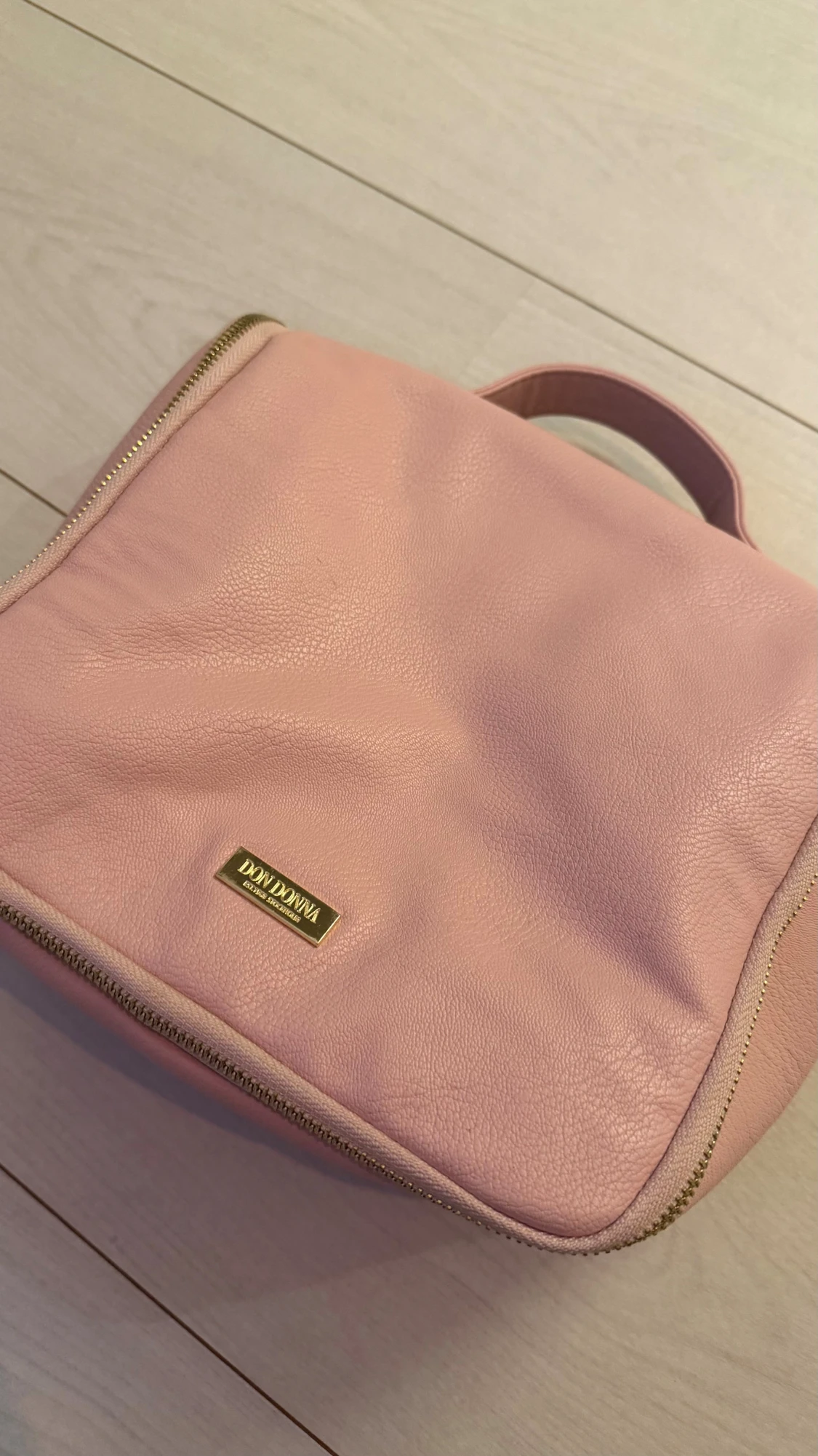 Rosa necessär från Don Donna i skinn