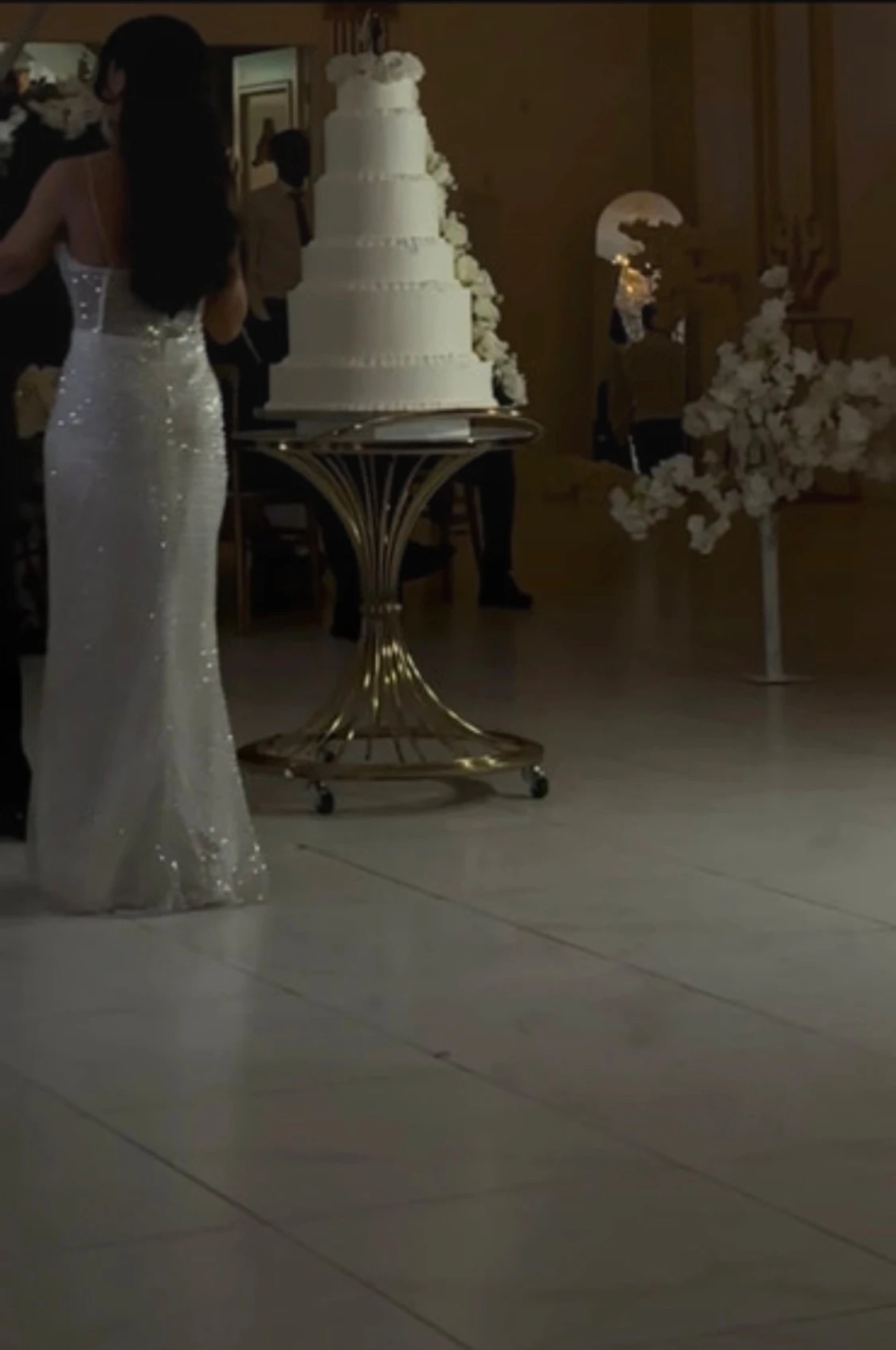 Vit glittrig långklänning med pärlor - 3