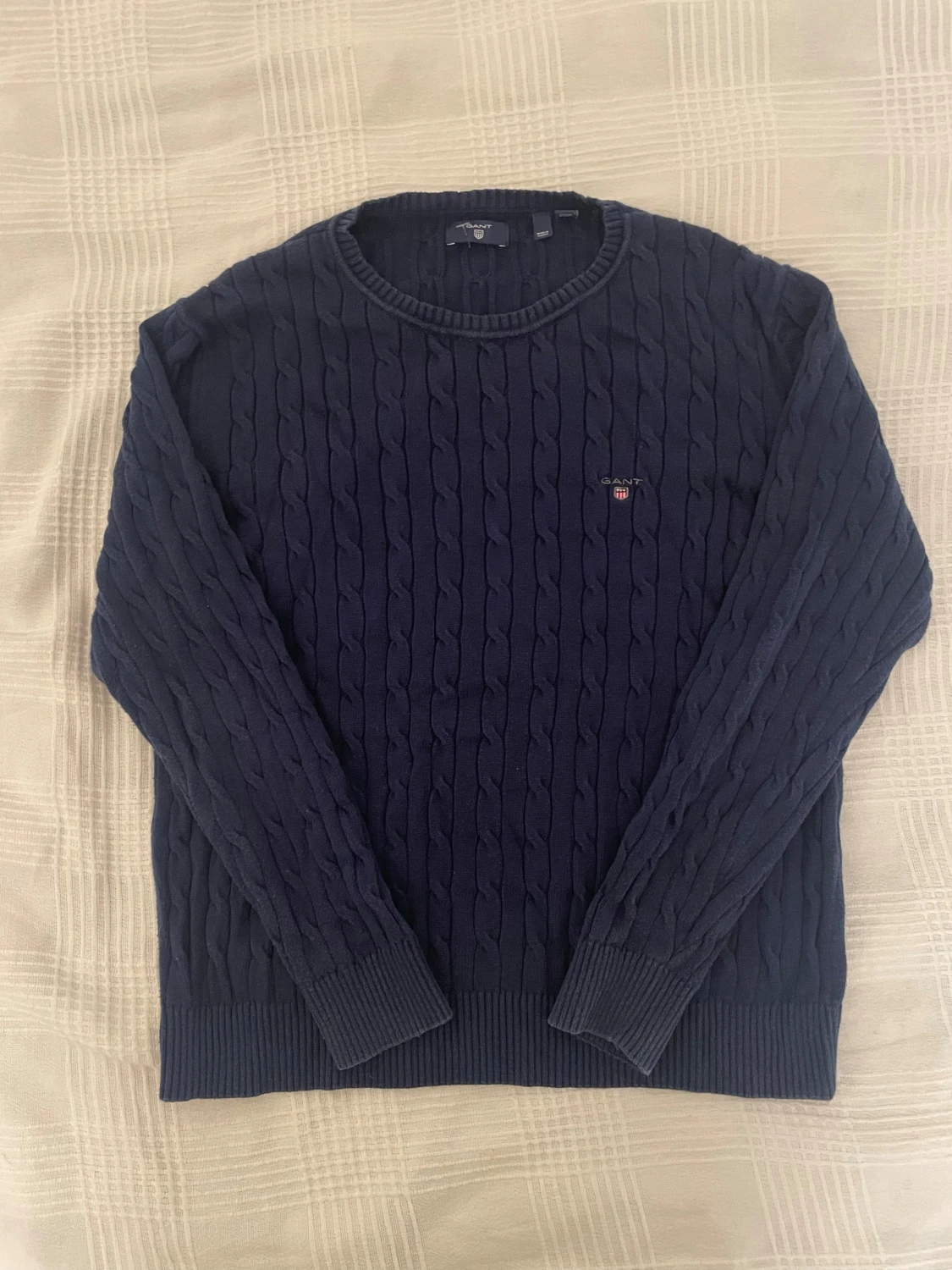Marinblå kabelstickad tröja GANT