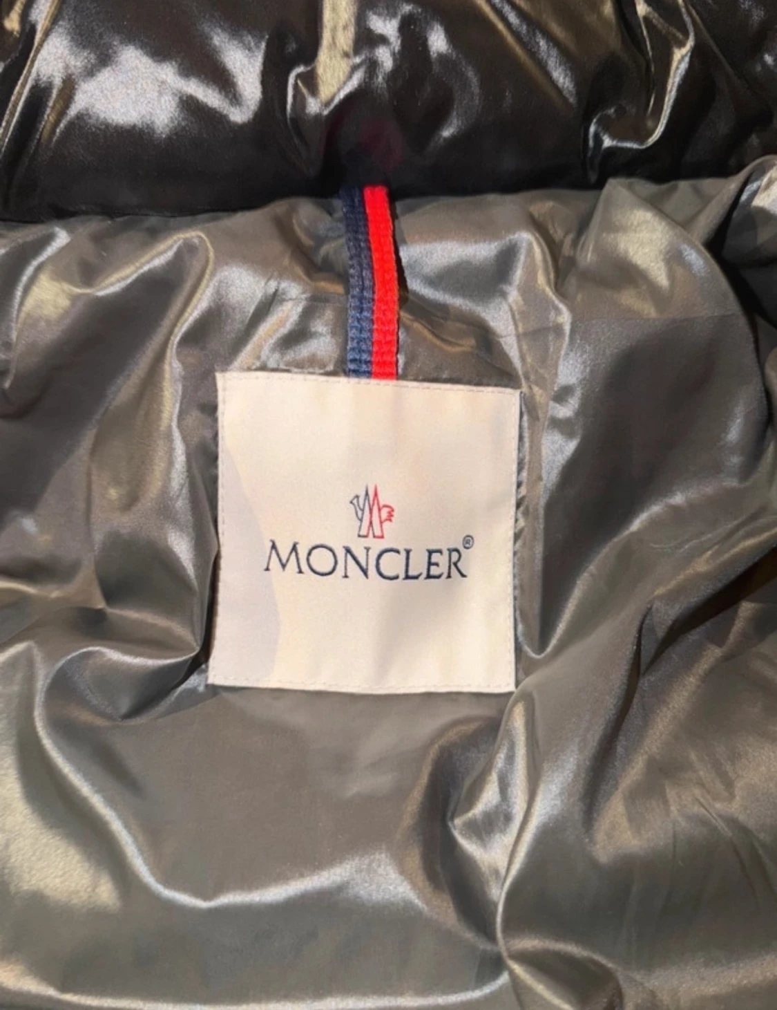 Svart pufferjacka från Moncler - 1