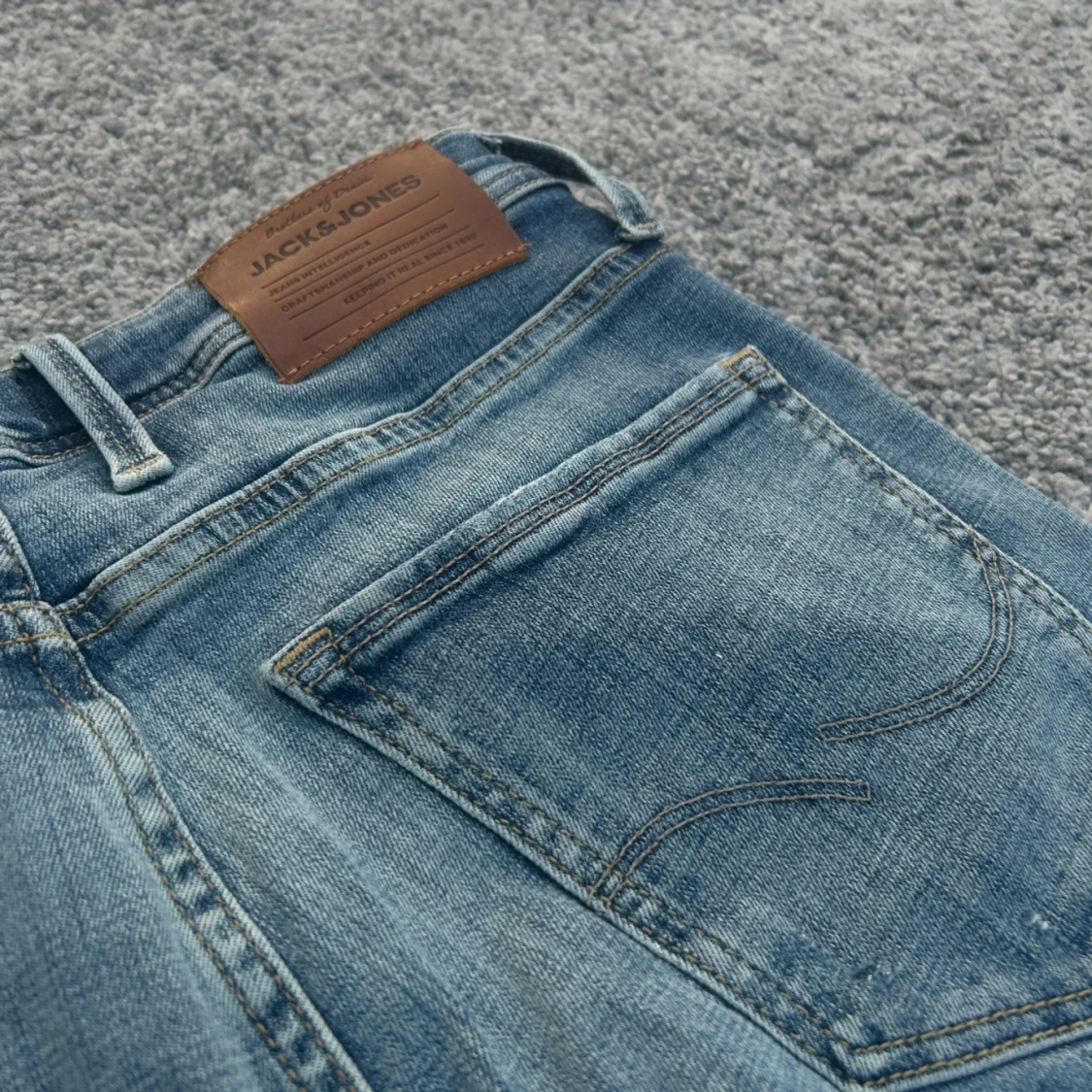 Ljusblåa jeans från Jack and Jones W29/L32 - 3