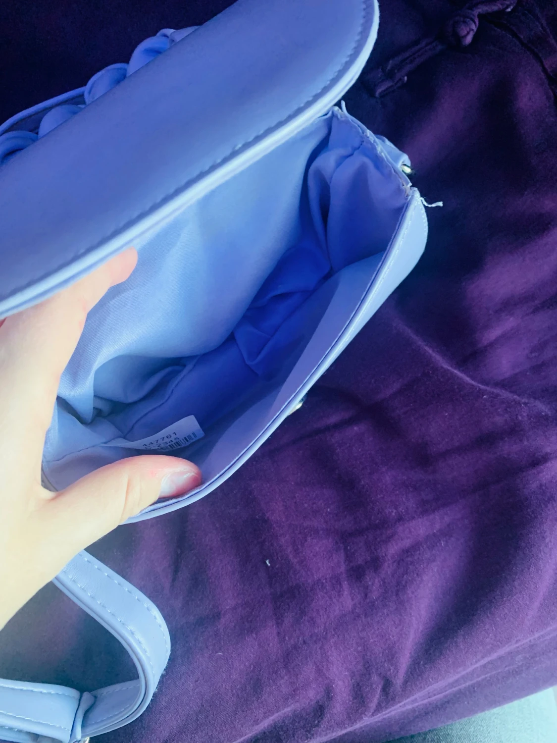 Ljuslila axelväska med flätat handtag - 1