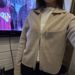zip up cardigan  - jättefin 