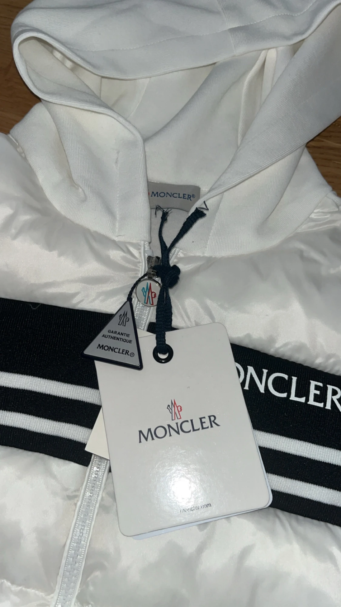 Vit Moncler pufferjacka med huva - 3