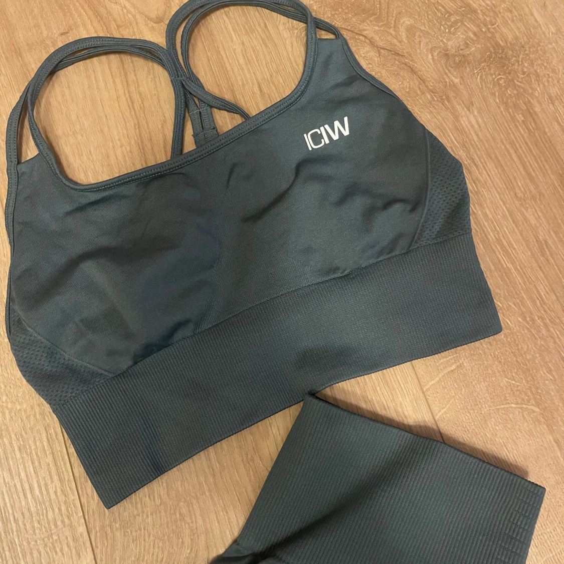 Mörkgrönt set från ICANIWILL - 3