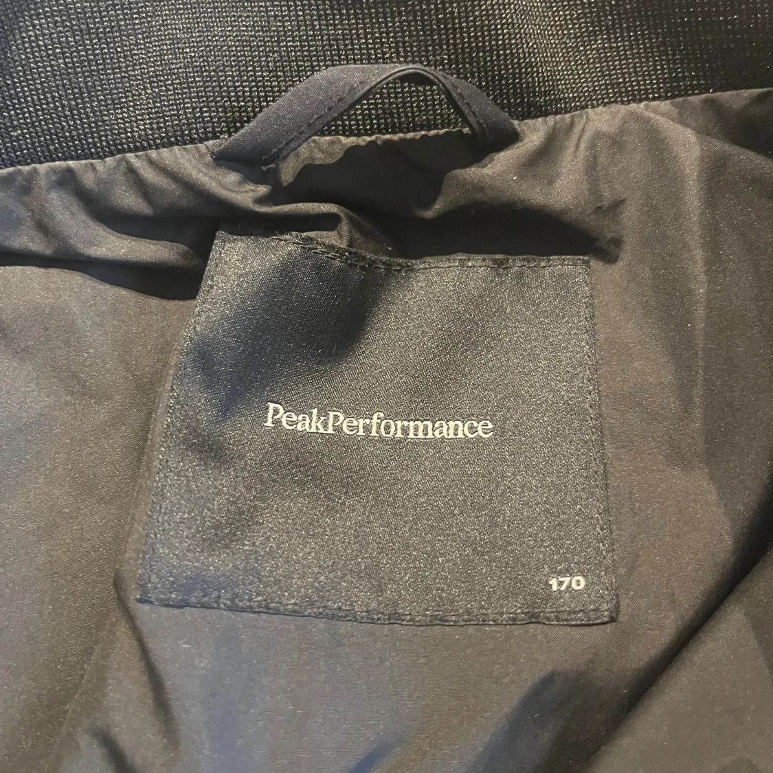 Svart Peak Performance JR coastal jacket - 2