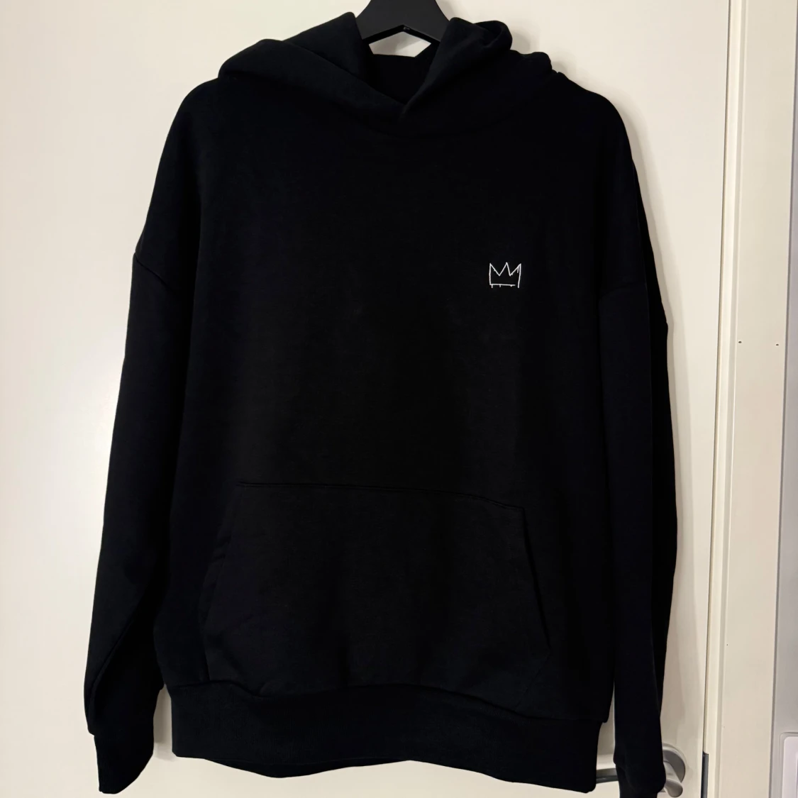 Hov1 merch svart hoodie