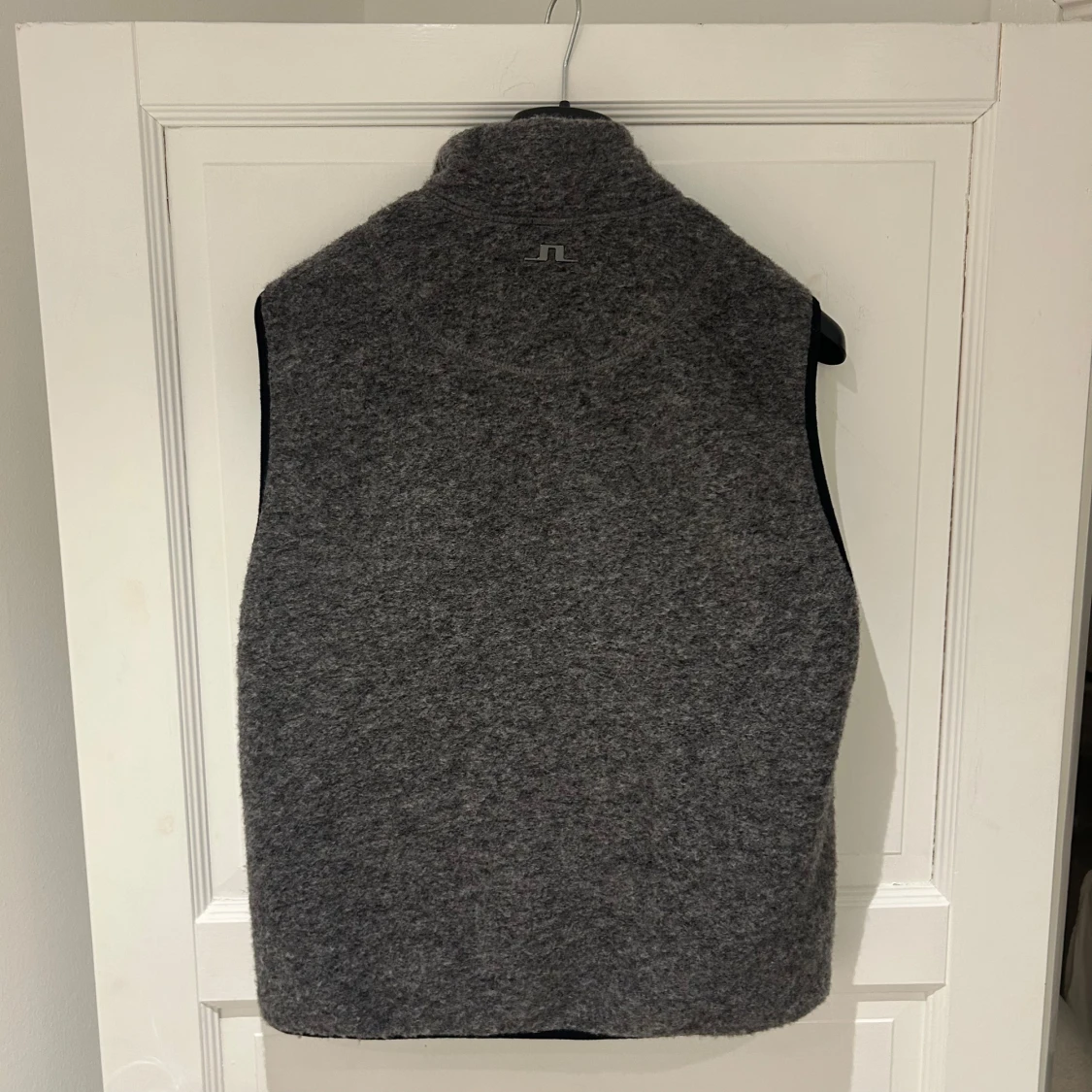 Grå ullväst från J.Lindeberg - 3