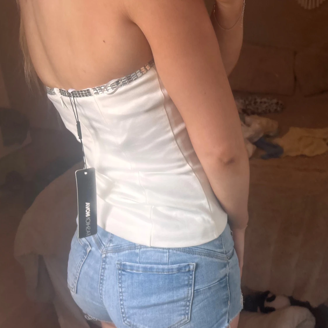 Vit tubtopp med silverdetaljer - 1