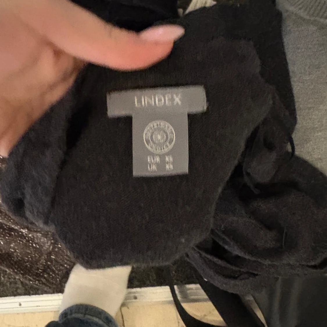 Mörkgrå omlottkofta från Lindex - 3