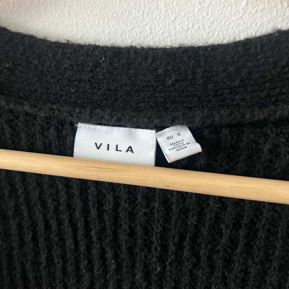 Svart stickad kofta från Vila - 2