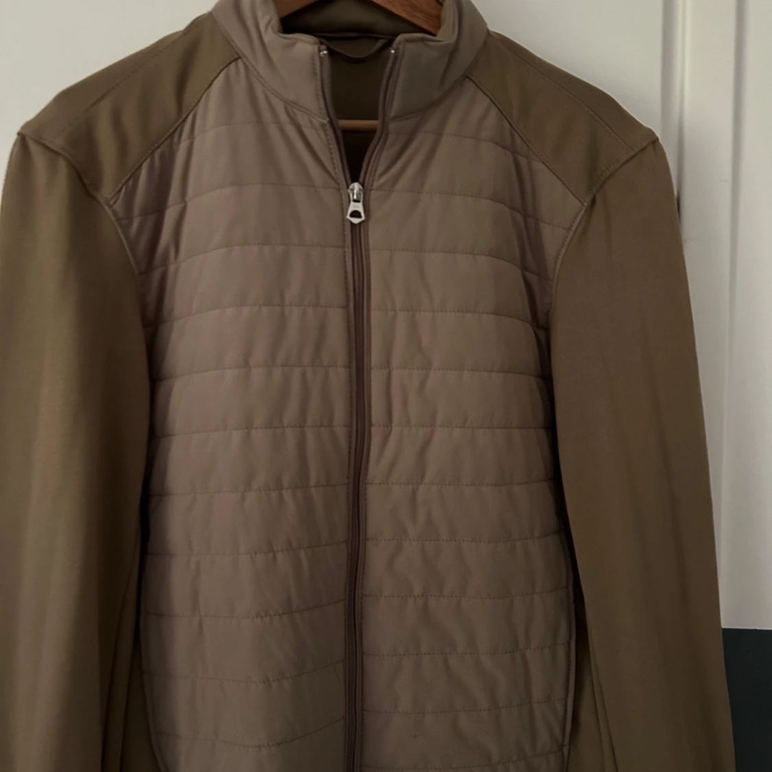 Beige cardigan jacka 