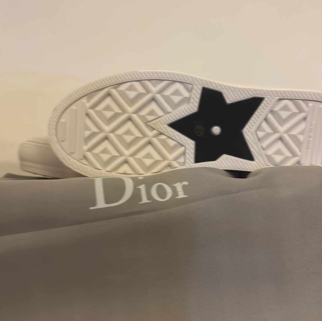  Monogram sneakers i vitt och blått - 3