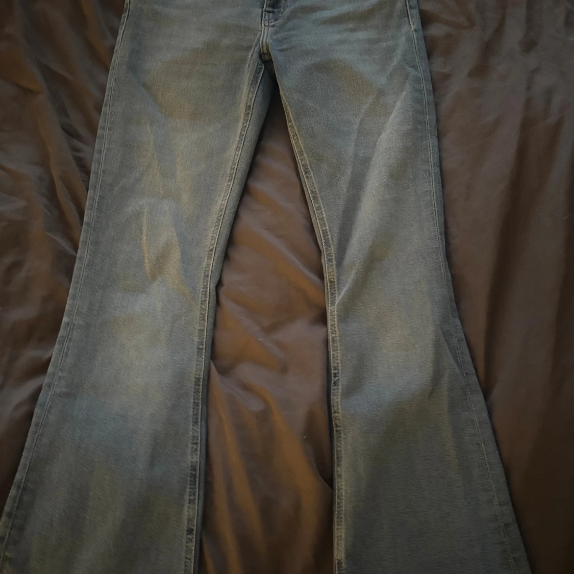 Bootcut jeans i ljusblå denim XS - 2