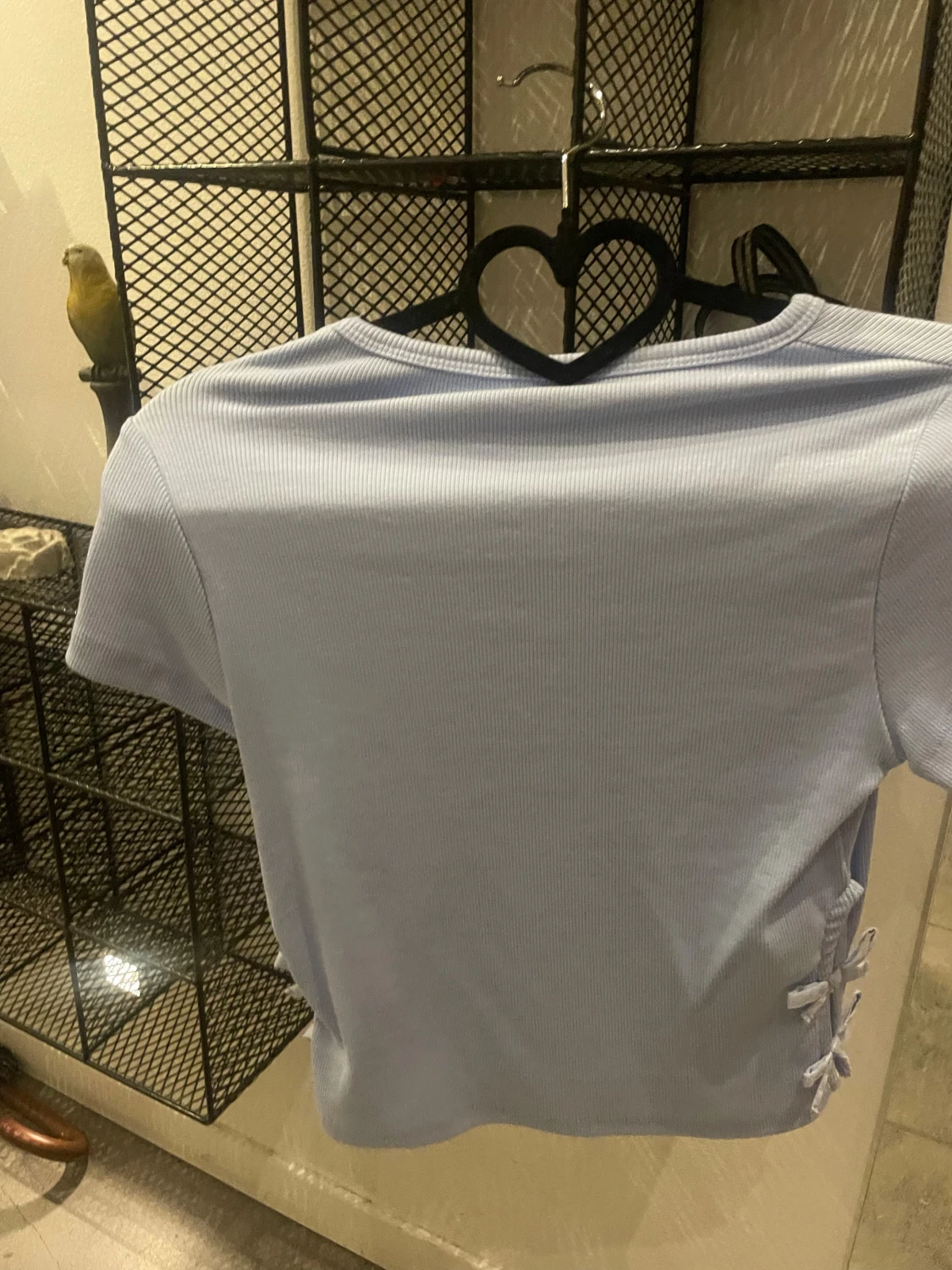 Ljusblå ribbad topp med snörning - 2