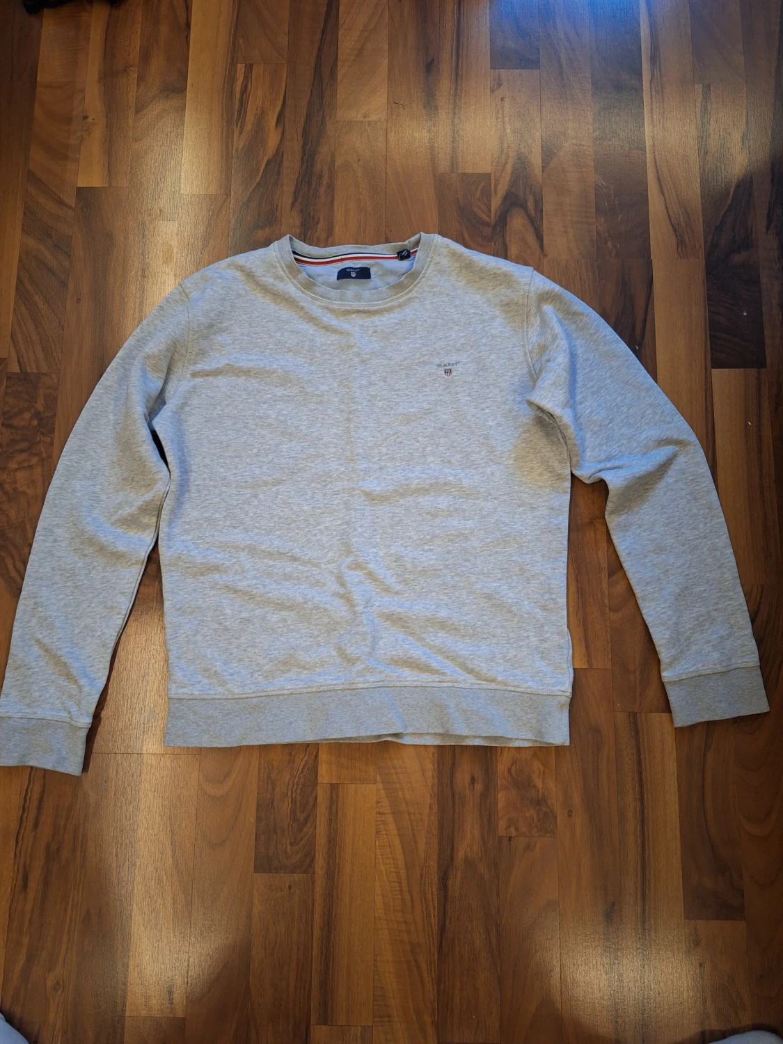 Grå sweatshirt från GANT, medium