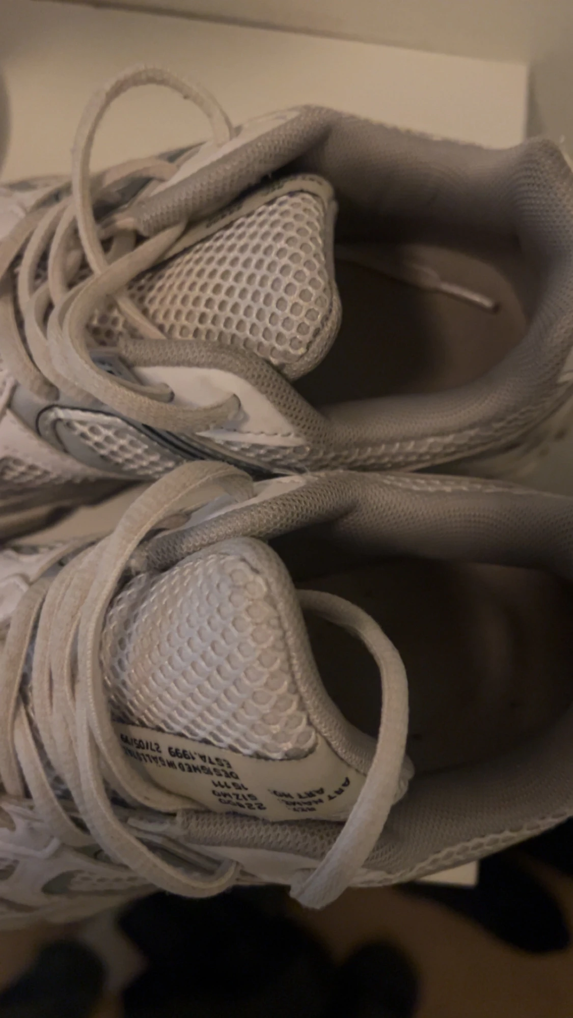 Vita mesh-sneakers med snörning - 2