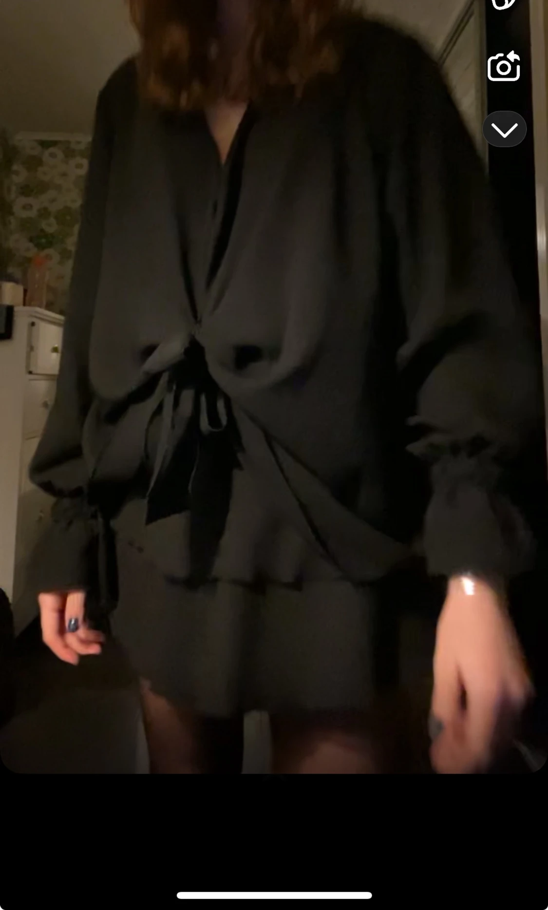 Svart blus med knyt framtill - 2