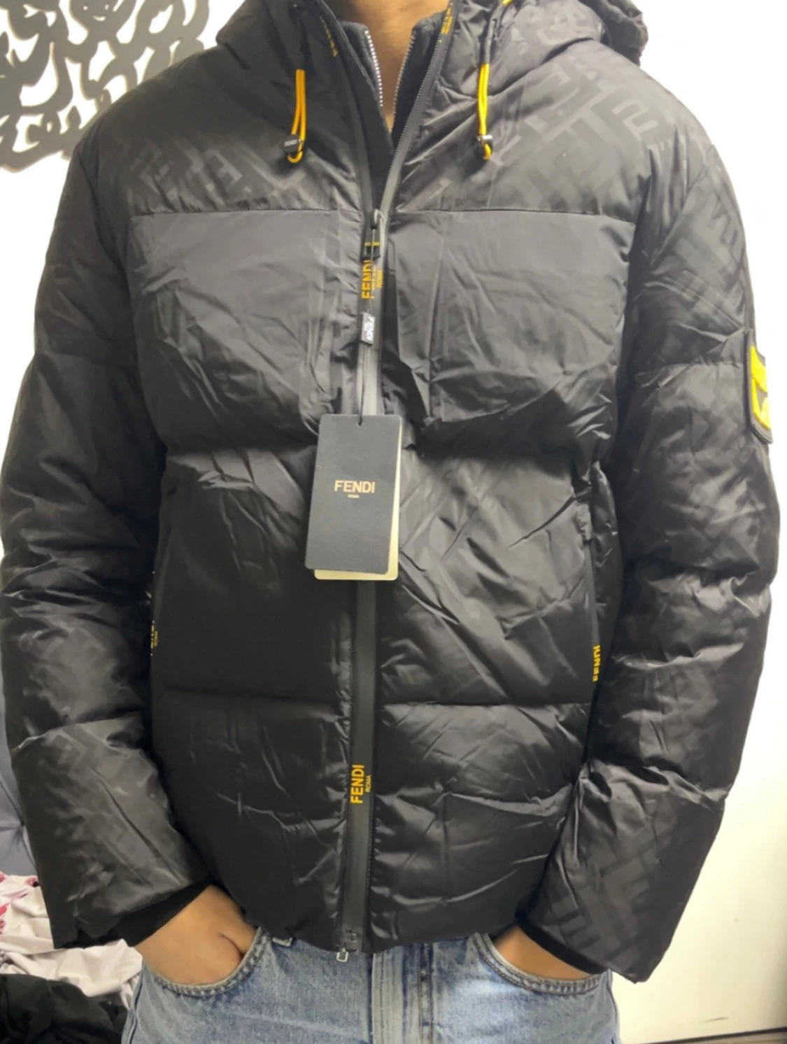 Svart pufferjacka från Fendi