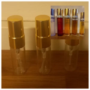 Elizabeth Taylor splitpaket💎 - 3 stycken 3 ml glasdekanter med spray✨️Välj bland dessa dofter💎Violet eyes 💎White diamonds en rouge💎Diamonds and emeralds 💎Diamonds and rubies 💎Diamonds and sapphires 