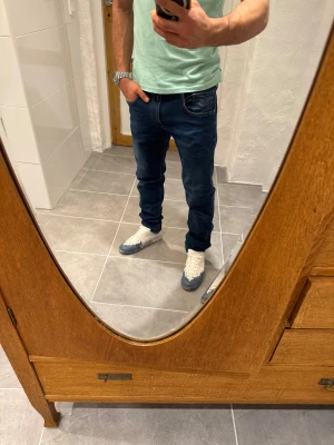 Replay jeans  - Ett par snygga byxor från Replay i storlek W33 L32 i modellen Joe/slim 