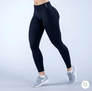 Träningstights  - Säljer mina impact leggings i färgen svart, som nya, säljer eftersom att dem var för stora för mig