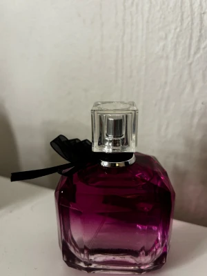 My Parfym Mystical - 100ml, helt oanvänd, original förpackning tillkommer. Jättefin flaska, fräsch och kvinnlig doft.