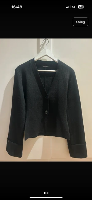 Kofta - snygg kofta från gina som inte används!