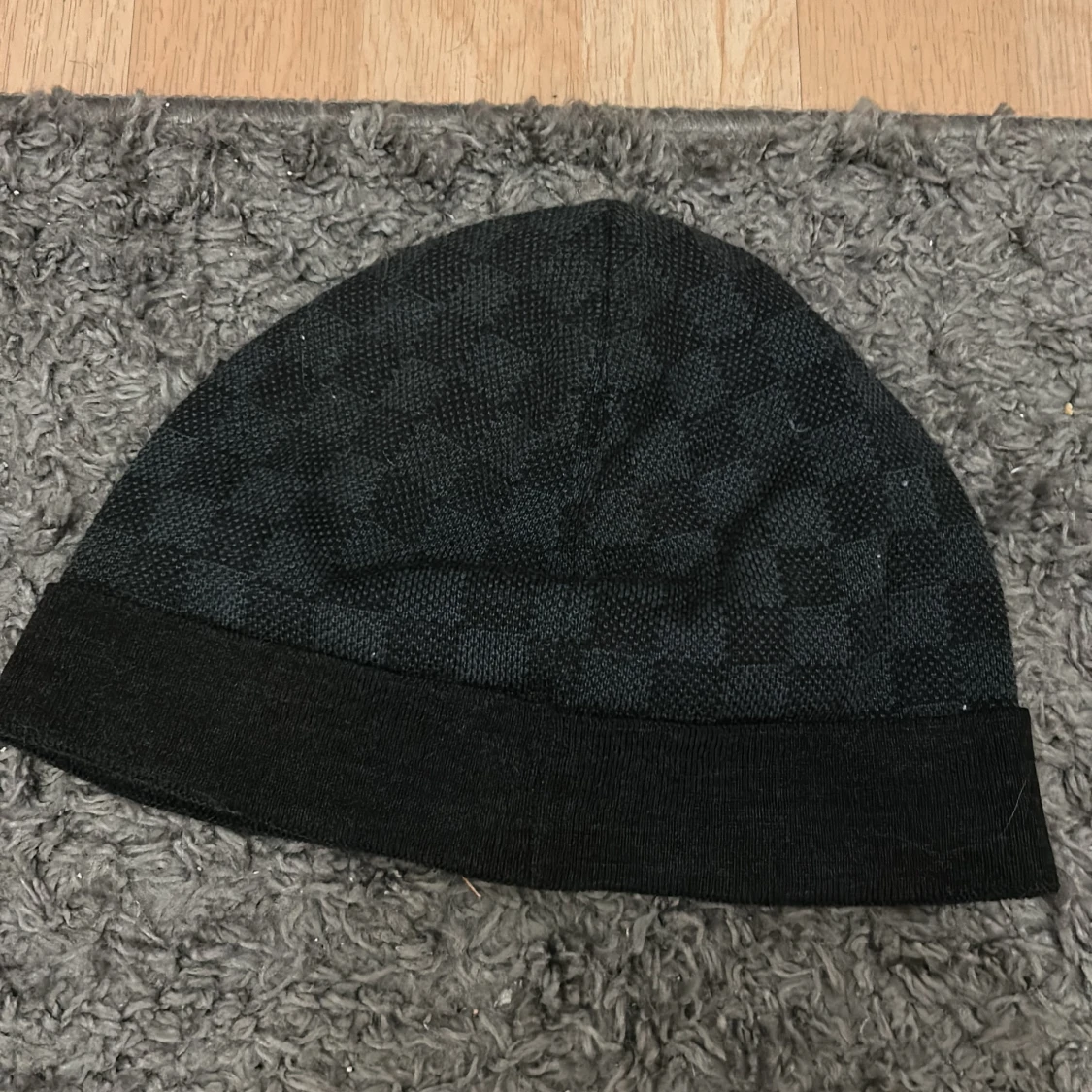 Svart rutig mössa från Louis Vuitton - 3