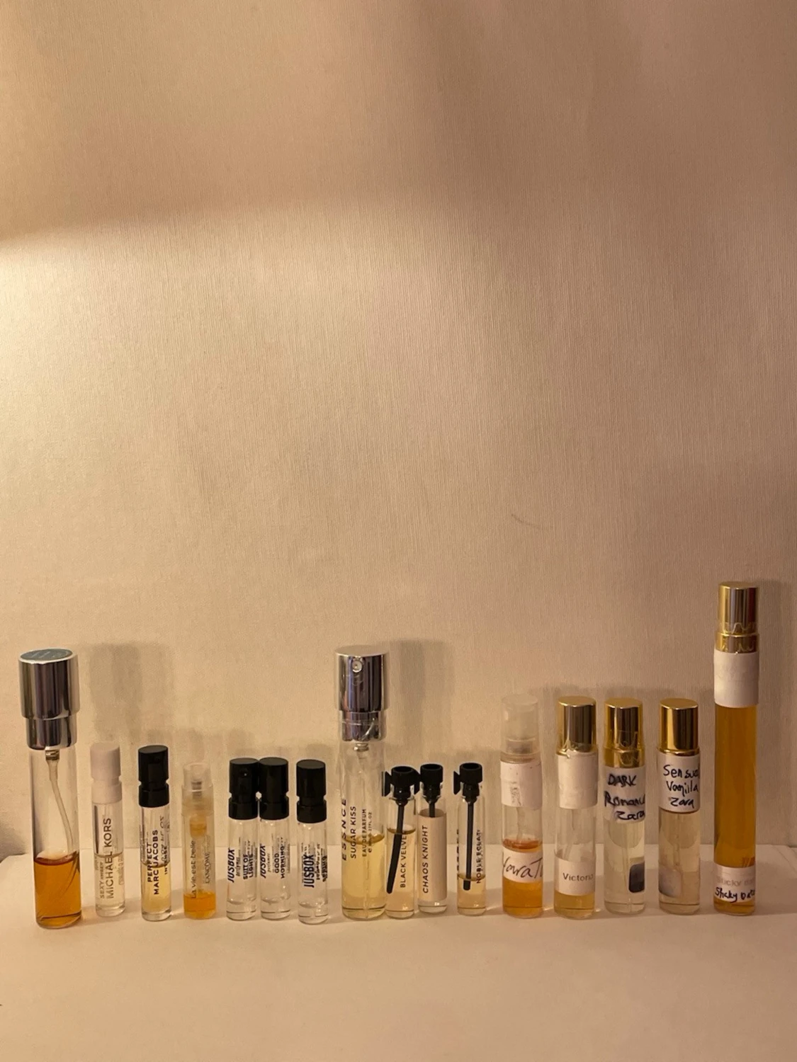 Parfymprov 16 olika dofter