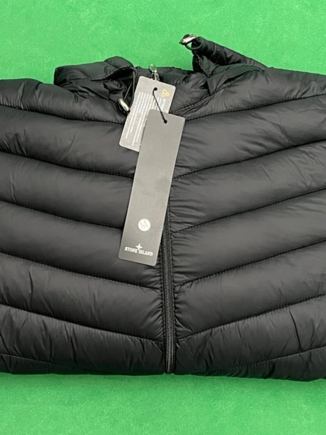 Svart pufferjacka från Stone Island - 1