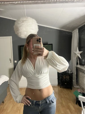 Vringad tröja  - Så fin men kommer Tyvärr inte till användning! Det är turkisk storlek så den är absolut inte en M den är en Xs i storlek 🥰 hör av dig vid frågor osv