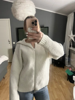 Mysig kofta  - Kommer tyvärr inte längre till användning men den är super mysig! Hör av dig vid frågor osv🥰