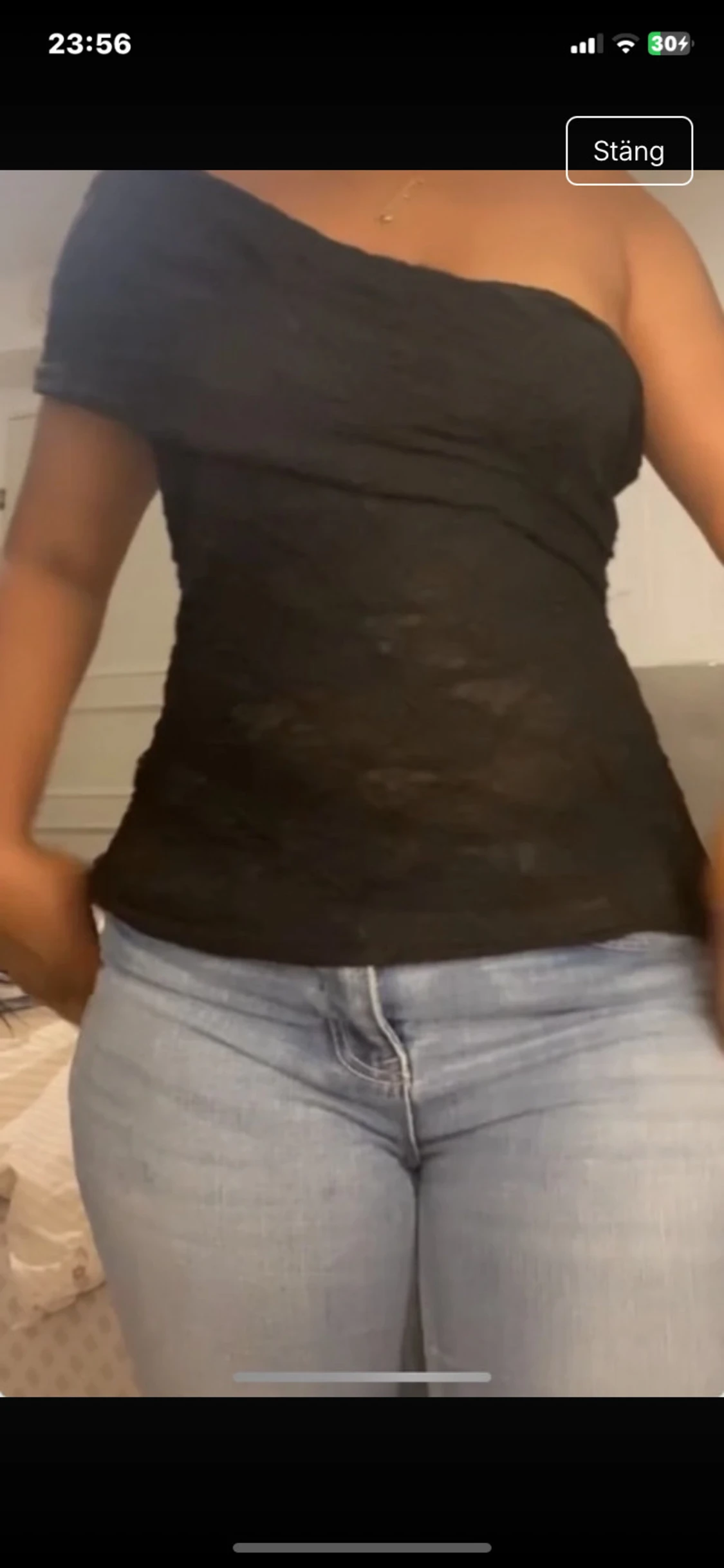 Svart oneshoulder topp i spets